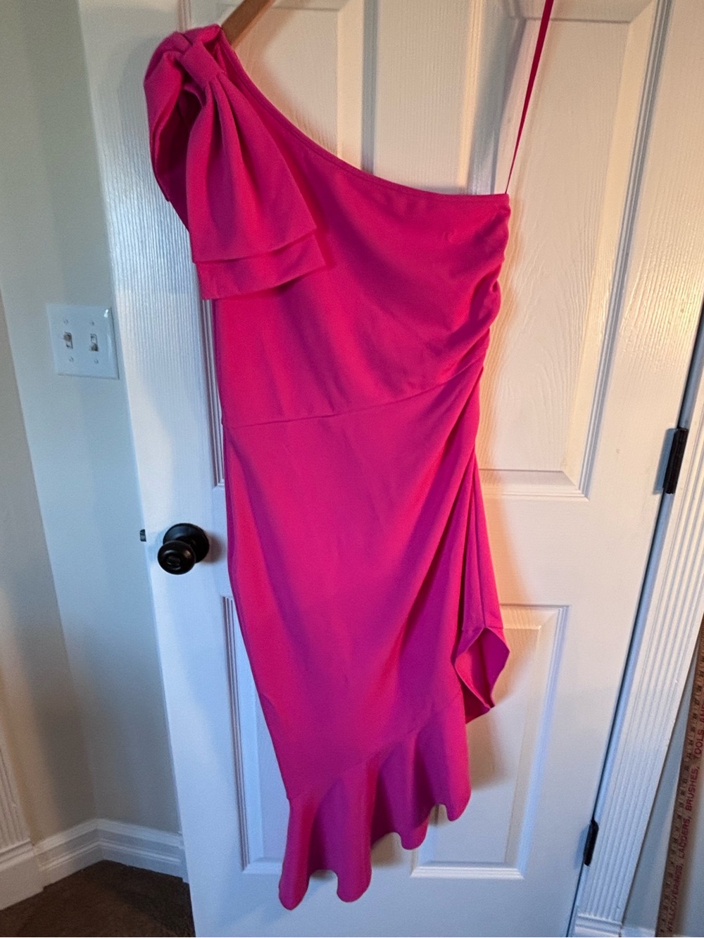 One-Shoulder Hot pink shoulder bow Ruffle Dress Sz L